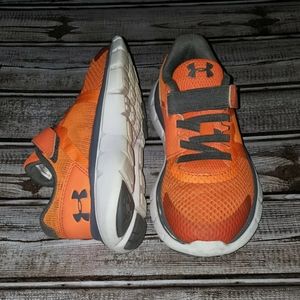 UNDER ARMOUR Boys Toddler Velcro Shoes SIZE 11